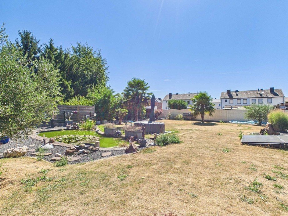 Garten Doppelhaush�lfte D�ren