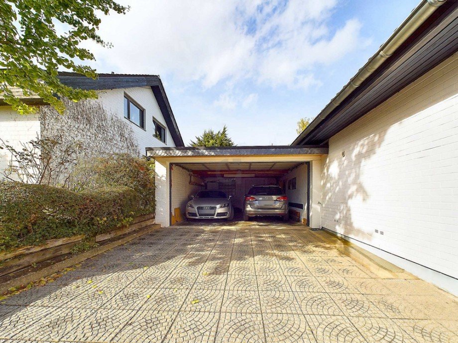 Garagenzufahrt Bungalow H�rtgenwald / Stra�