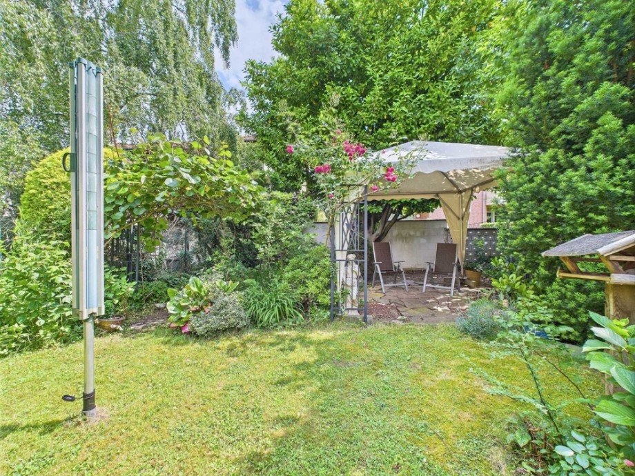 Garten Doppelhaush�lfte D�ren