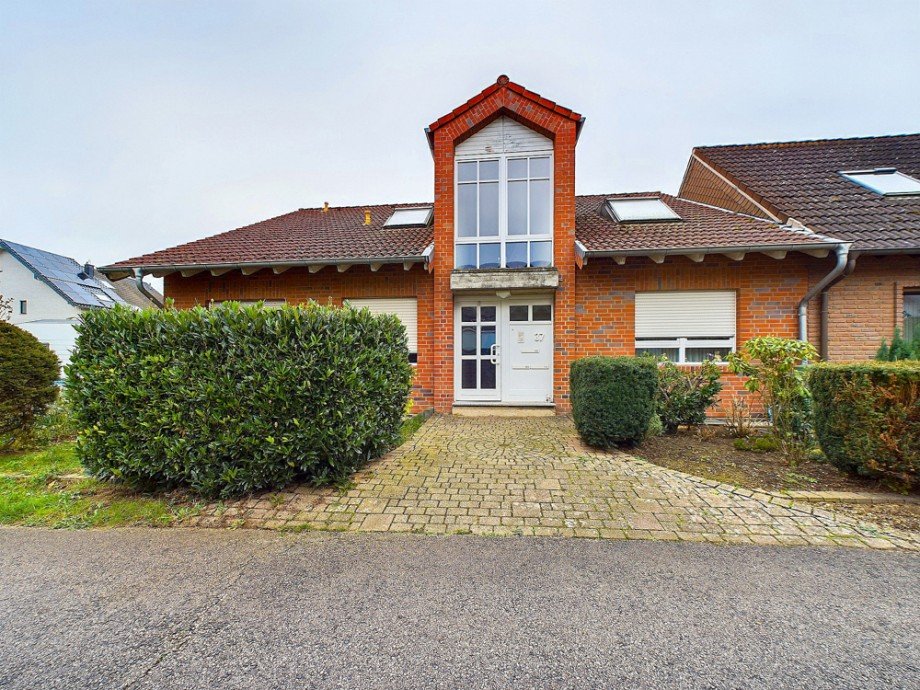 Front Mehrfamilienhaus D�ren