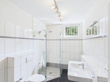 Bad EG D�ren-Lendersdorf: Gro�z�giges Wohnhaus mit 3.800 m� Garten