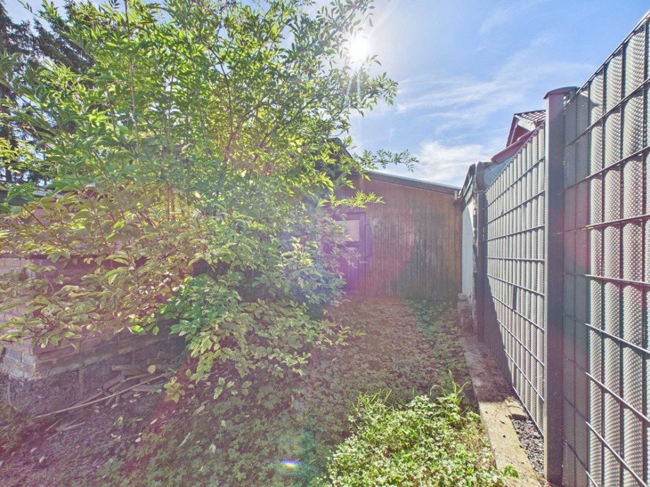 Zugang zur Garage Bungalow D�ren / Echtz