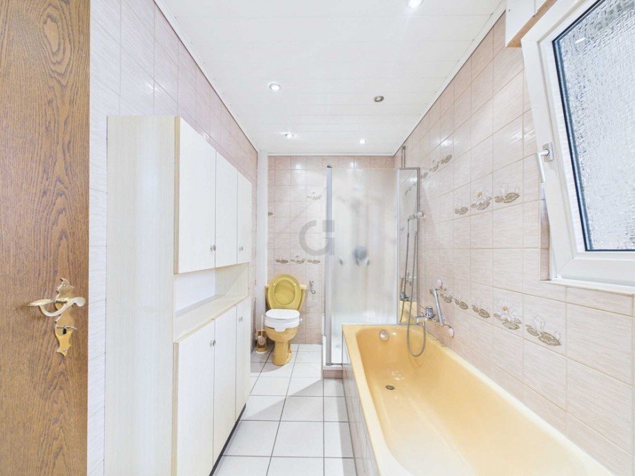 Badeziummer Zweifamilienhaus D�ren / Derichsweiler