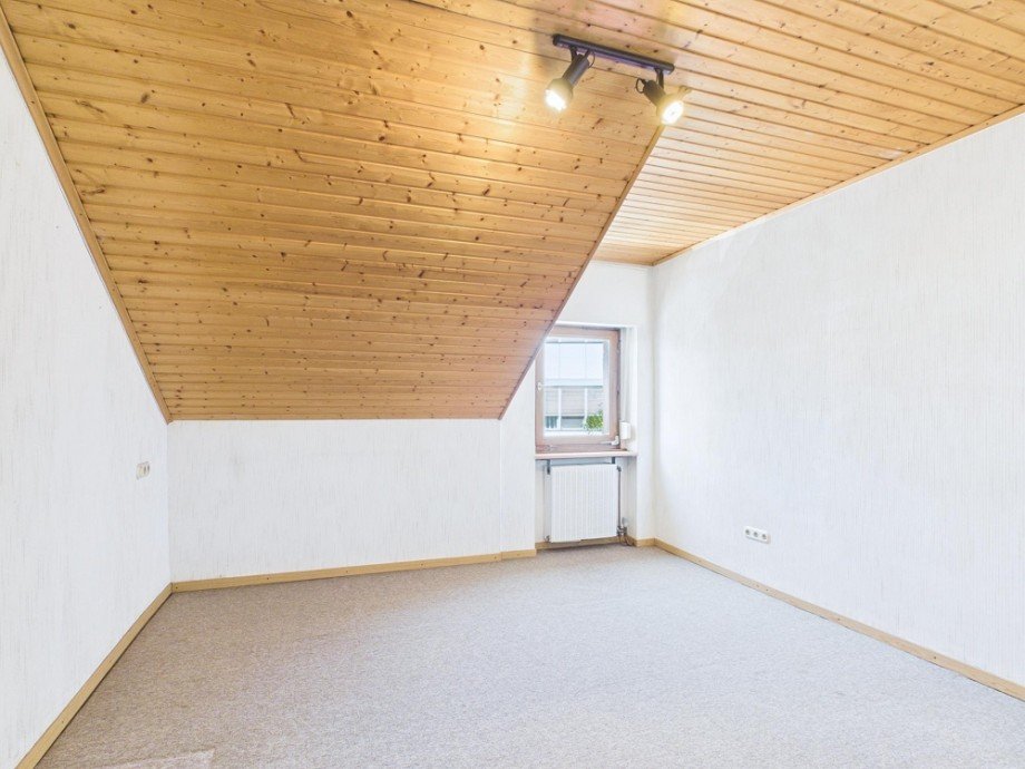 Zimmer 2 DG Einfamilienhaus D�ren