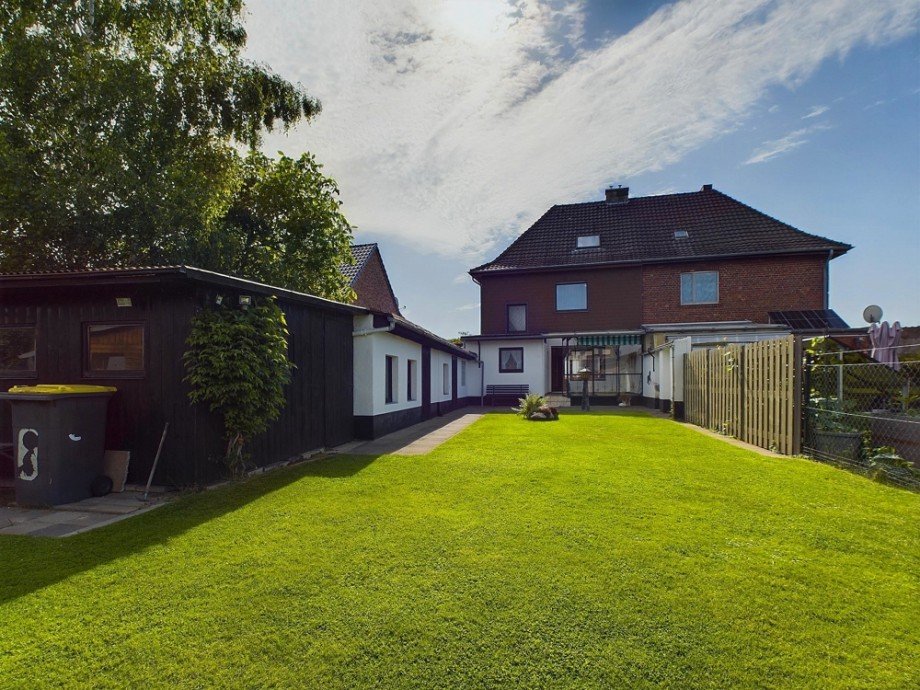 R�ckseite / Garten Doppelhaush�lfte J�lich / Stetternich