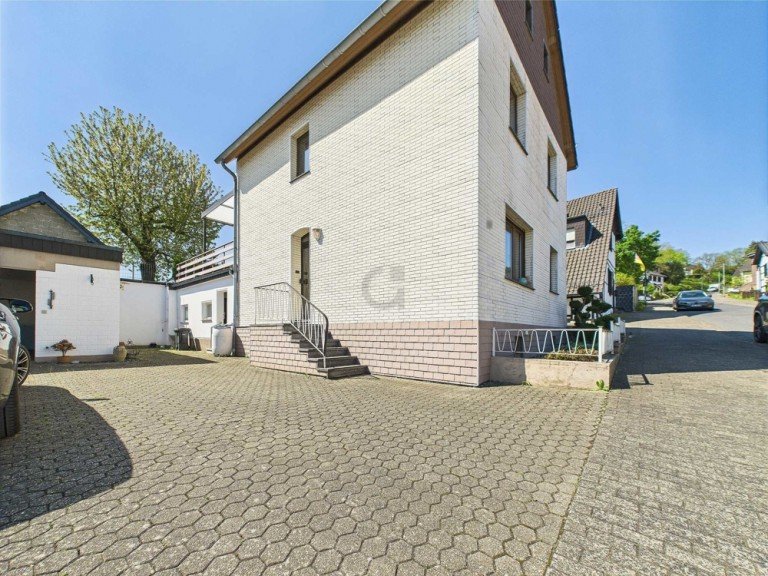 seitl. Ansicht Kreuzau / Obermaubach Einfamilienhaus Leider ist dieses tolle Haus bereits verkauft!