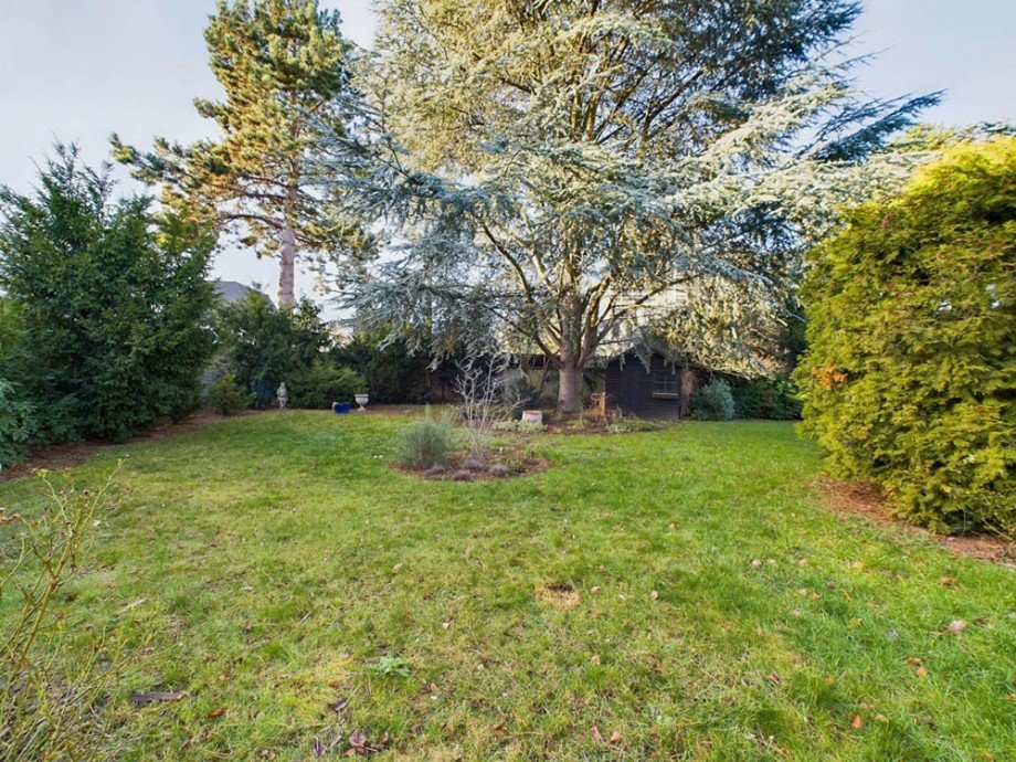 Garten + Baugrundst�ck Bungalow D�ren