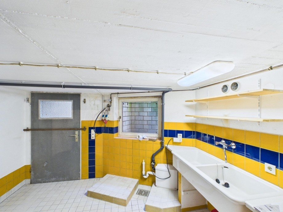 Keller Reihenmittelhaus J�lich
