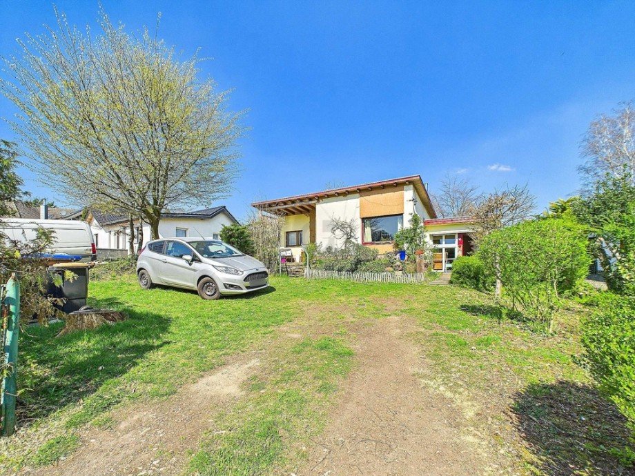 Zufahrt zum Grundst�ck Einfamilienhaus Nideggen / Rath