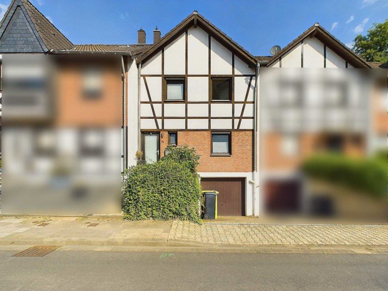 Front Niederzier Reihenmittelhaus Leider bereits verkauft!