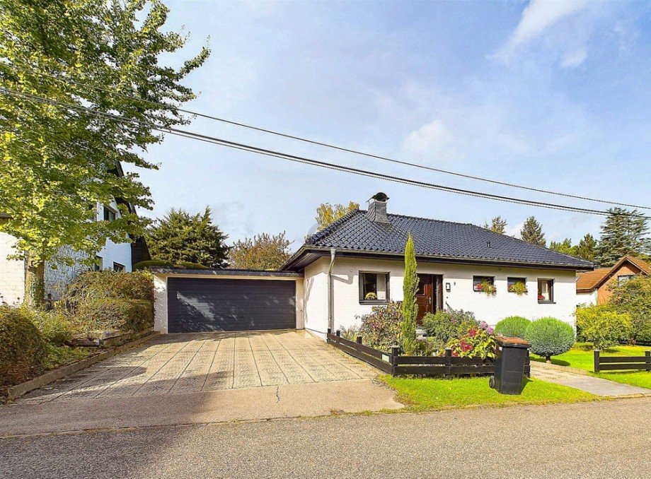 Zufahrt Garage Bungalow H�rtgenwald / Stra�