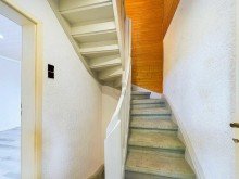 Aufgang DG Der top gepflegter Altbau hat ein nette junge Familie gefunden!